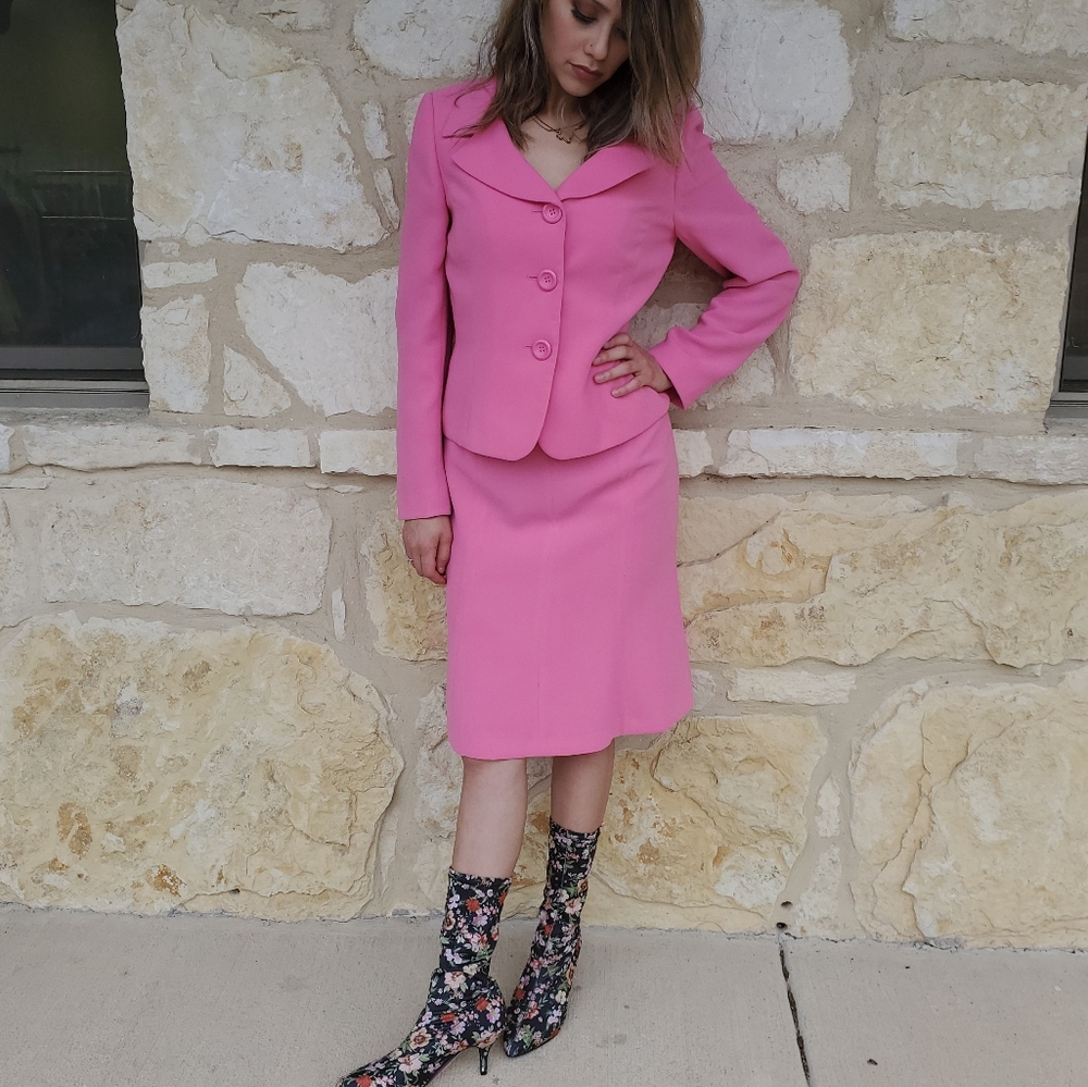 Tahari Pink Bubblegum 2 Piece Suit